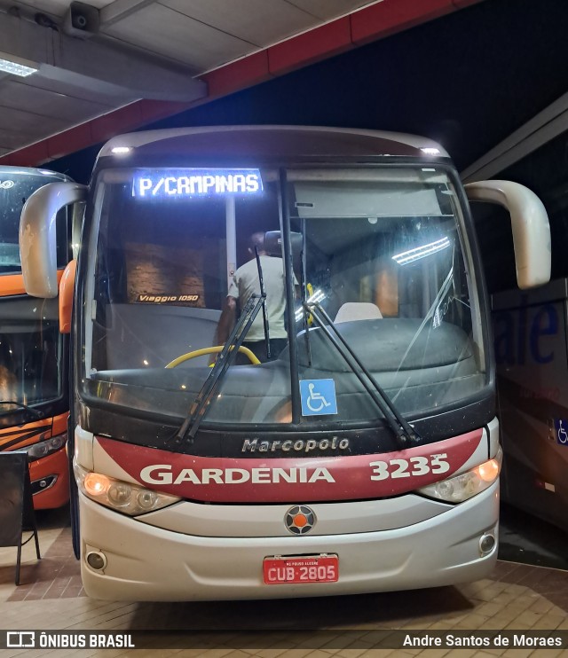 Expresso Gardenia 3235 na cidade de São Sebastião da Bela Vista, Minas Gerais, Brasil, por Andre Santos de Moraes. Número da foto: #12788882.