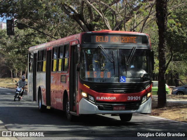 Viação Brasília 39101 na cidade de Belo Horizonte, Minas Gerais, Brasil, por Douglas Célio Brandao. Número da foto: #12789028.