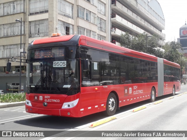 Metrobús Ciudad de México 9505 na cidade de Cuauhtémoc, Ciudad de México, México, por Francisco Javier Esteva FJA Armstrong. Número da foto: #12790324.