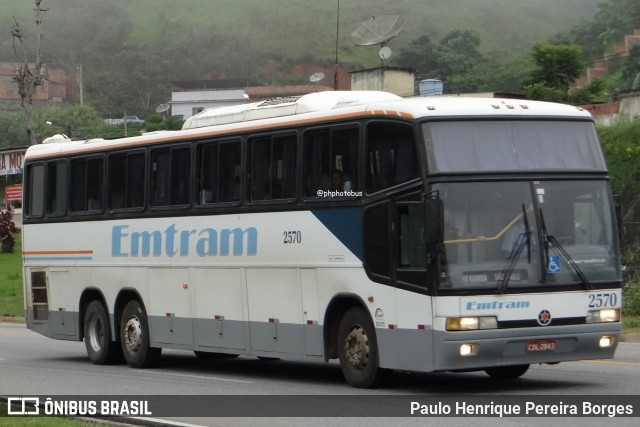 Emtram 2570 na cidade de Barra do Piraí, Rio de Janeiro, Brasil, por Paulo Henrique Pereira Borges. Número da foto: #12790590.