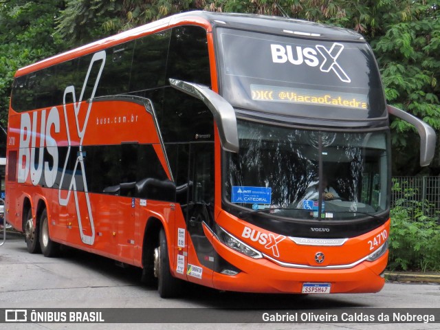 Bus X 24710 na cidade de São Paulo, São Paulo, Brasil, por Gabriel Oliveira Caldas da Nobrega. Número da foto: #12790824.