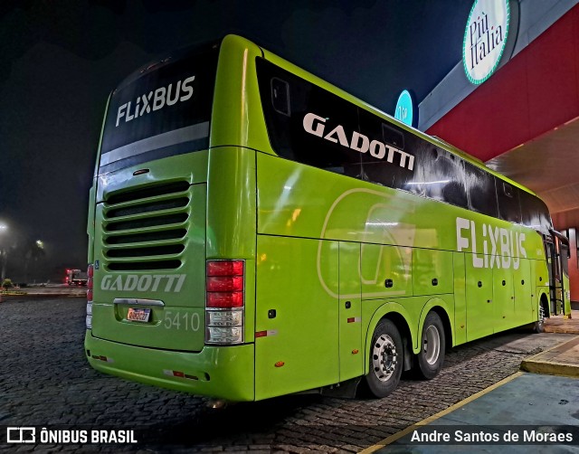 FlixBus Transporte e Tecnologia do Brasil 5410 na cidade de Pariquera-Açu, São Paulo, Brasil, por Andre Santos de Moraes. Número da foto: #12791461.
