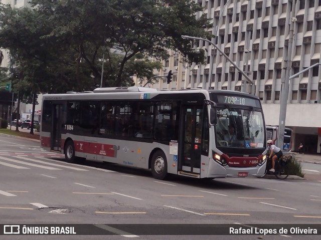 Viação Gatusa Transportes Urbanos 7 6064 na cidade de São Paulo, São Paulo, Brasil, por Rafael Lopes de Oliveira. Número da foto: #12791138.