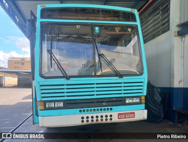 UTB - União Transporte Brasília 200 na cidade de SIA, Distrito Federal, Brasil, por Pietro Ribeiro. Número da foto: #12793733.