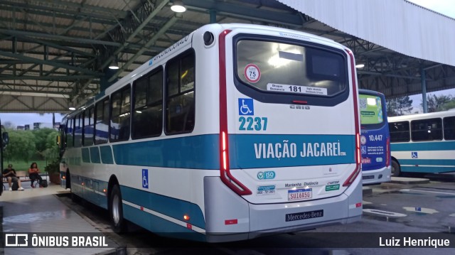 Viação Jacareí 2237 na cidade de Jacareí, São Paulo, Brasil, por Luiz Henrique. Número da foto: #12795887.