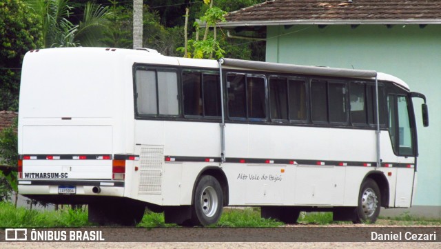 Ônibus Particulares 04 na cidade de Witmarsum, Santa Catarina, Brasil, por Daniel Cezari. Número da foto: #12796215.