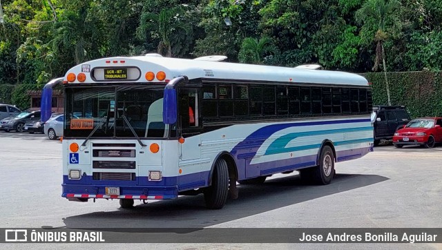 Autobuses sin identificación - Costa Rica 00 na cidade de Turrialba, Turrialba, Cartago, Costa Rica, por Jose Andres Bonilla Aguilar. Número da foto: #12797398.