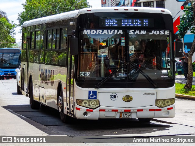 AMSA - Autotransportes Moravia 05 na cidade de San José, San José, Costa Rica, por Andrés Martínez Rodríguez. Número da foto: #12796034.