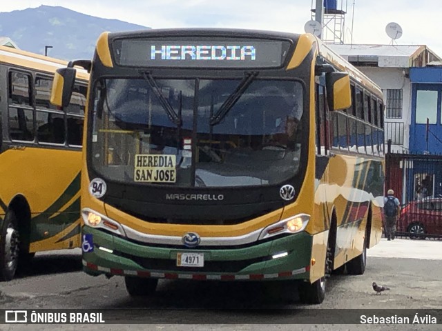 Microbuses Rapidas Heredianas 94 na cidade de Carmen, San José, San José, Costa Rica, por Sebastian Ávila. Número da foto: #12797503.