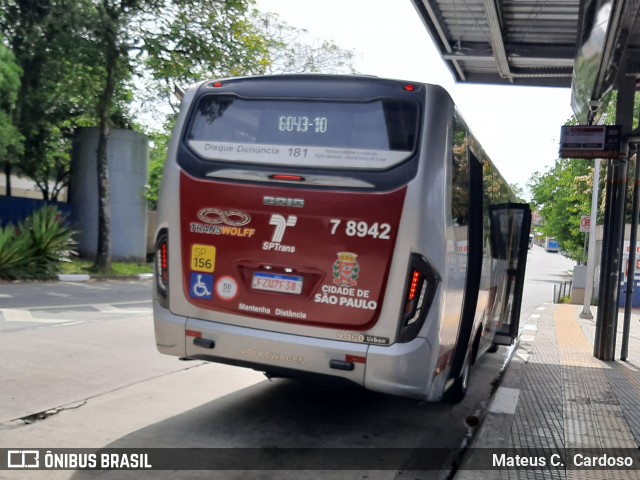 Transwolff Transportes e Turismo 7 8942 na cidade de São Paulo, São Paulo, Brasil, por Mateus C.  Cardoso. Número da foto: #12800039.