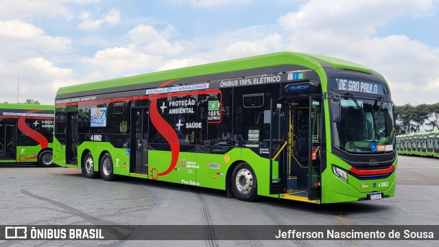 Express Transportes Urbanos Ltda 4 8962 na cidade de São Paulo, São Paulo, Brasil, por Jefferson Nascimento. Número da foto: #12800041.