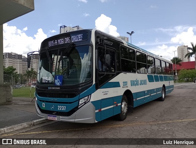 Viação Jacareí 2237 na cidade de Mogi das Cruzes, São Paulo, Brasil, por Luiz Henrique. Número da foto: #12799582.