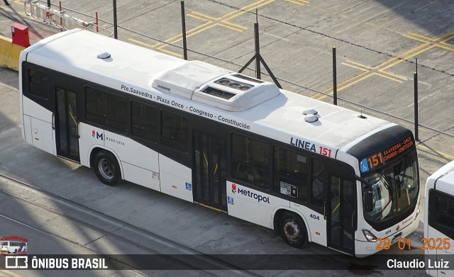 La Nueva Metropol 404 na cidade de Ciudad Autónoma de Buenos Aires, Argentina, por Claudio Luiz. Número da foto: #12800259.