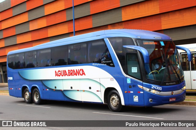 Viação Águia Branca 24300 na cidade de Salvador, Bahia, Brasil, por Paulo Henrique Pereira Borges. Número da foto: #12800184.