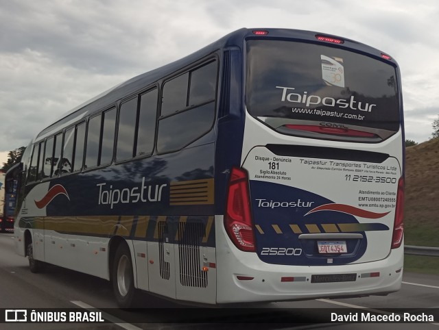 Taipastur Transportes Turísticos 25200 na cidade de Itapecerica da Serra, São Paulo, Brasil, por David Macedo Rocha. Número da foto: #12799692.