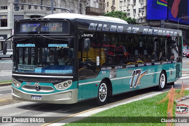 Línea 17 S.A. 211 na cidade de Ciudad Autónoma de Buenos Aires, Argentina, por Claudio Luiz. Número da foto: #12803489.