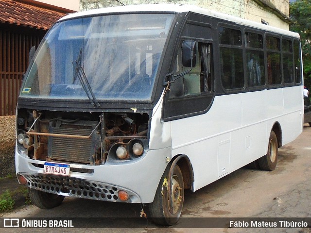 Ônibus Particulares 4J40 na cidade de Três Corações, Minas Gerais, Brasil, por Fábio Mateus Tibúrcio. Número da foto: #12802909.