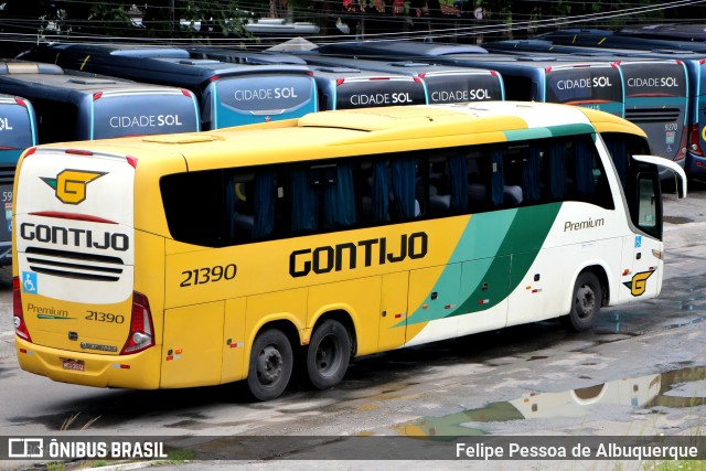 Empresa Gontijo de Transportes 21390 na cidade de Salvador, Bahia, Brasil, por Felipe Pessoa de Albuquerque. Número da foto: #12848919.
