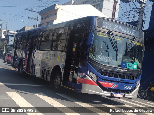 Empresa de Transportes e Turismo Carapicuiba 24.548 na cidade de Carapicuíba, São Paulo, Brasil, por Rafael Lopes de Oliveira. Número da foto: #12874519.