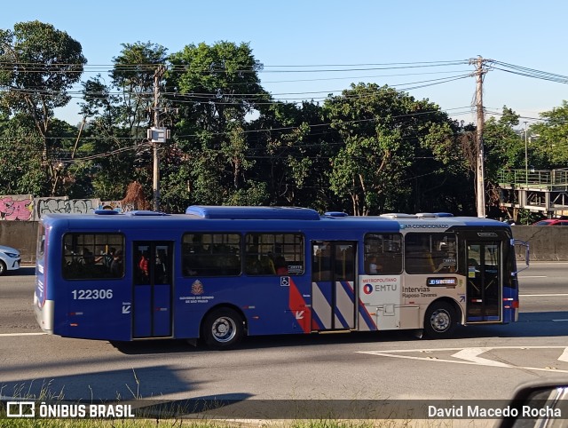Auto Viação Bragança Metropolitana > Viação Raposo Tavares 12.2306 na cidade de Cotia, São Paulo, Brasil, por David Macedo Rocha. Número da foto: #12875169.