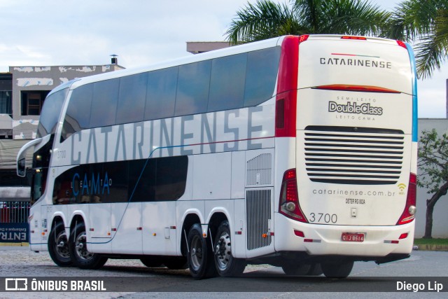 Auto Viação Catarinense 3700 na cidade de Balneário Camboriú, Santa Catarina, Brasil, por Diego Lip. Número da foto: #12876411.