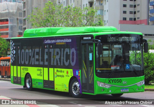 Transporte Coletivo Glória XY050 na cidade de Curitiba, Paraná, Brasil, por Alessandro Fracaro Chibior. Número da foto: #12877018.