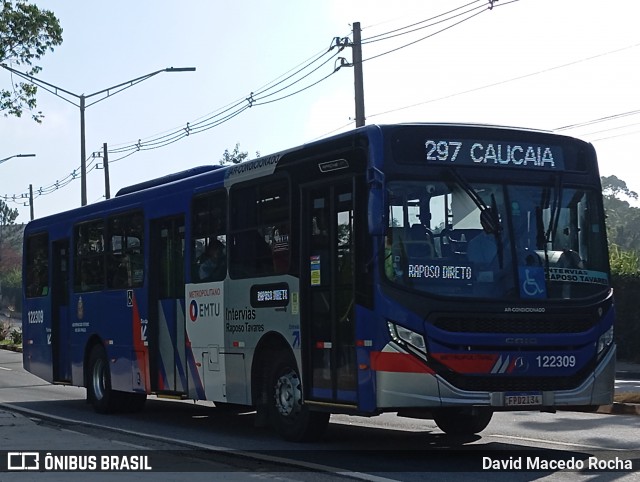 Auto Viação Bragança Metropolitana > Viação Raposo Tavares 12.2309 na cidade de Cotia, São Paulo, Brasil, por David Macedo Rocha. Número da foto: #12876859.