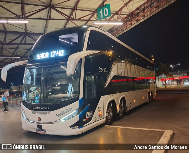 Auto Viação Catarinense 324324 na cidade de Londrina, Paraná, Brasil, por Andre Santos de Moraes. Número da foto: #12878870.