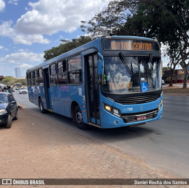 Taguatur - Taguatinga Transporte e Turismo 06758 na cidade de Taguatinga, Distrito Federal, Brasil, por Daniel Rocha dos Santos. Número da foto: #12879058.