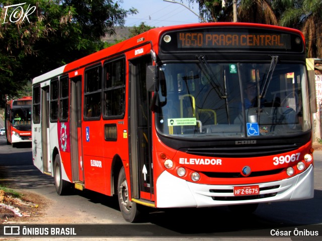 Viação Brasília 39067 na cidade de Sabará, Minas Gerais, Brasil, por César Ônibus. Número da foto: #12881852.