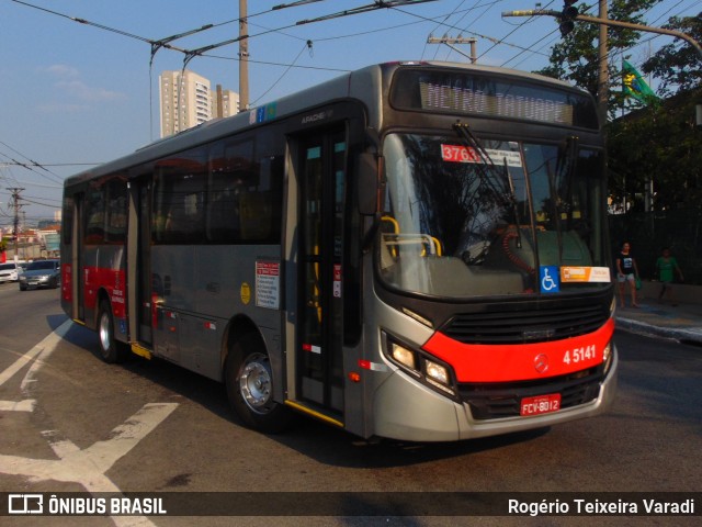 Allibus Transportes 4 5141 na cidade de São Paulo, São Paulo, Brasil, por Rogério Teixeira Varadi. Número da foto: #12881294.