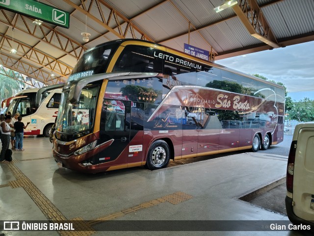 Viação São Bento Ribeirão Preto 23040 na cidade de Uberaba, Minas Gerais, Brasil, por Gian Carlos. Número da foto: #12883273.