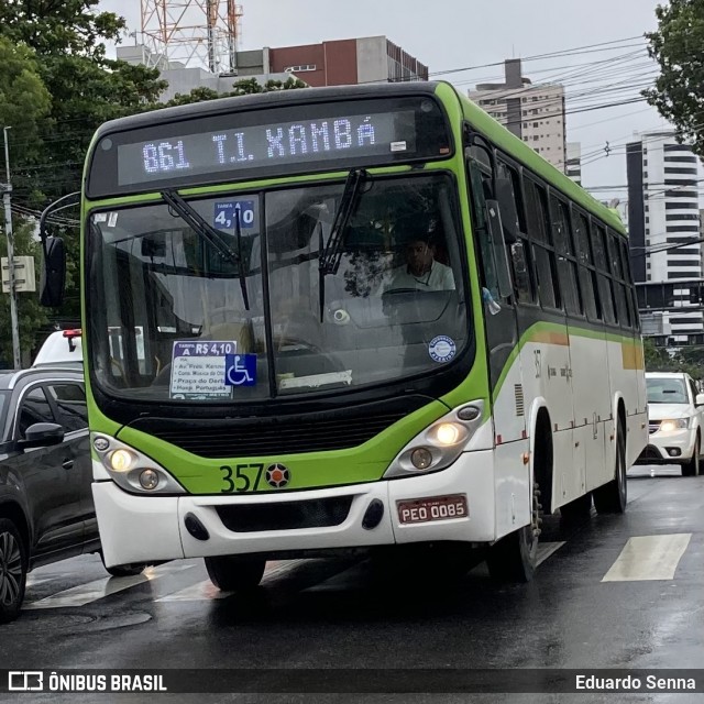 Rodoviária Caxangá 357 na cidade de Recife, Pernambuco, Brasil, por Eduardo Senna. Número da foto: #12882788.