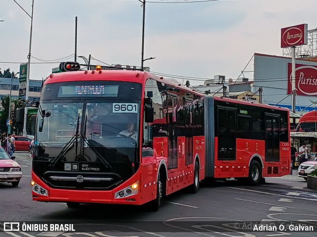 CITEMSA - Corredor Integral de Transporte Eduardo Molina 9601 na cidade de Cuauhtémoc, Ciudad de México, México, por Adrian O. Galvan. Número da foto: #12883009.