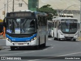 Transportadora Globo 670 na cidade de Recife, Pernambuco, Brasil, por Alexandre Dumas. Número da foto: #:id.