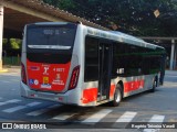 Express Transportes Urbanos Ltda 4 8877 na cidade de São Paulo, São Paulo, Brasil, por Rogério Teixeira Varadi. Número da foto: #12883941.