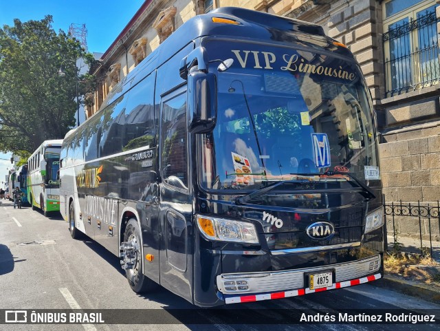 Transportes Yiyo 00 na cidade de Catedral, San José, San José, Costa Rica, por Andrés Martínez Rodríguez. Número da foto: #12886027.