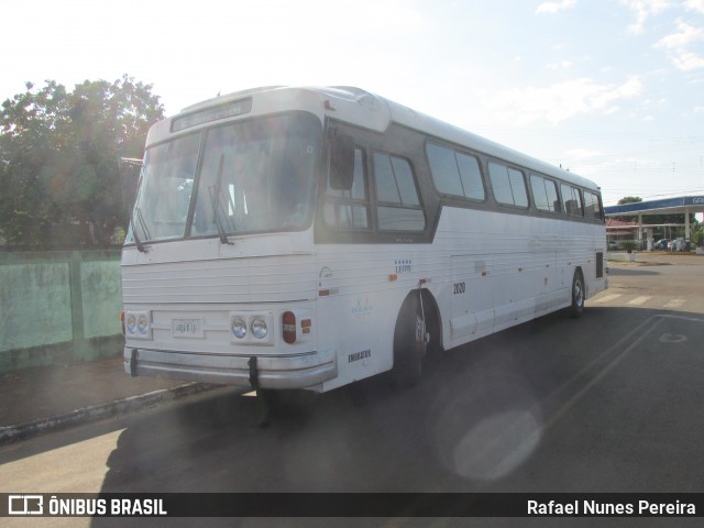 Ônibus Particulares 2020 na cidade de Perobal, Paraná, Brasil, por Rafael Nunes Pereira. Número da foto: #12886150.