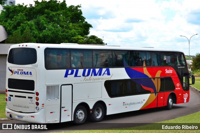 Pluma Conforto e Turismo 7000 na cidade de Foz do Iguaçu, Paraná, Brasil, por Eduardo Ribeiro. Número da foto: #12885255.