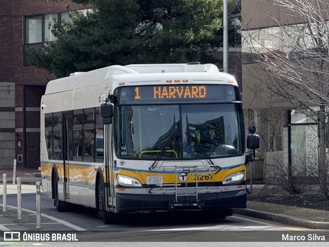 MBTA - Massachusetts Bay Transportation Authority 3267 na cidade de Cambridge, Massachusetts, Estados Unidos, por Marco Silva. Número da foto: #12885692.