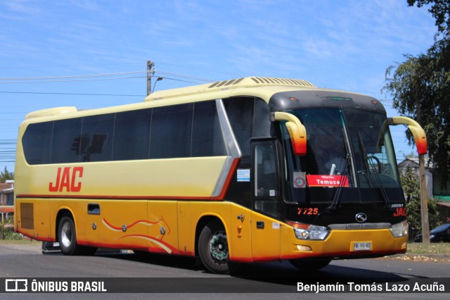 JAC 7725 na cidade de Temuco, Cautín, Araucanía, Chile, por Benjamín Tomás Lazo Acuña. Número da foto: #12886772.