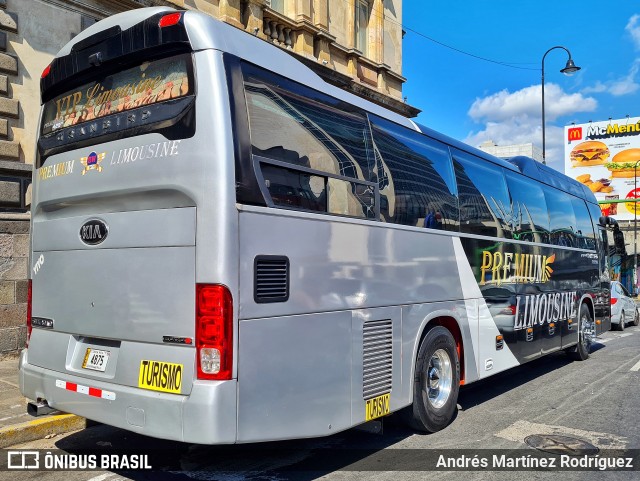 Transportes Yiyo 00 na cidade de Catedral, San José, San José, Costa Rica, por Andrés Martínez Rodríguez. Número da foto: #12886713.