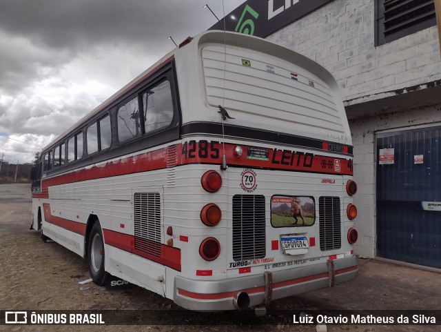 Ônibus Particulares 4285 na cidade de Divinópolis, Minas Gerais, Brasil, por Luiz Otavio Matheus da Silva. Número da foto: #12887033.