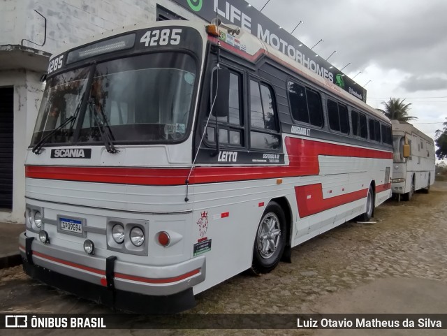 Ônibus Particulares 4285 na cidade de Divinópolis, Minas Gerais, Brasil, por Luiz Otavio Matheus da Silva. Número da foto: #12887036.