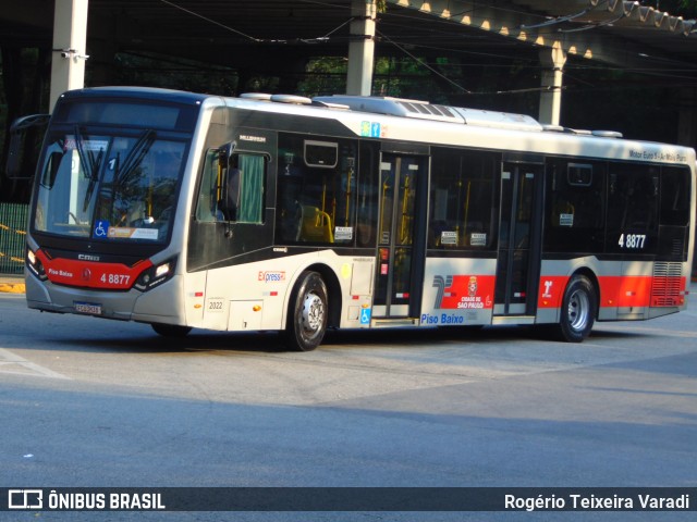 Express Transportes Urbanos Ltda 4 8877 na cidade de São Paulo, São Paulo, Brasil, por Rogério Teixeira Varadi. Número da foto: #12889745.