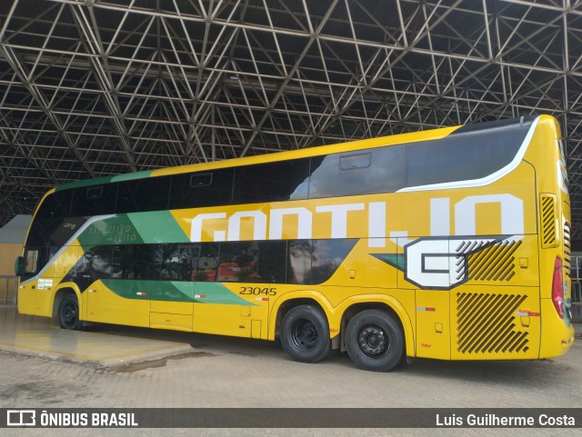 Empresa Gontijo de Transportes 23045 na cidade de Patos de Minas, Minas Gerais, Brasil, por Luis Guilherme Costa. Número da foto: #12889217.