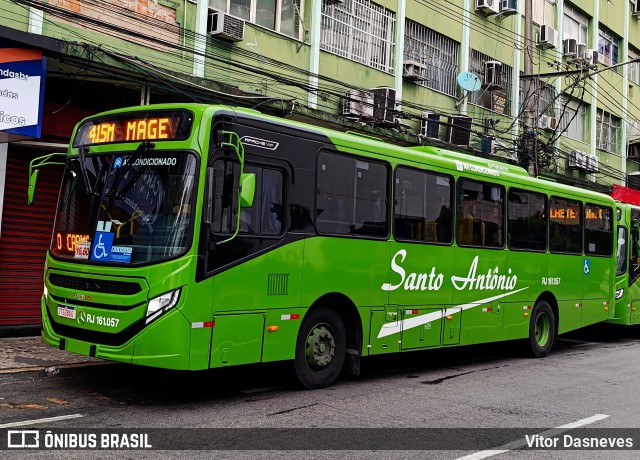 Transportes Santo Antônio RJ 161.057 na cidade de Duque de Caxias, Rio de Janeiro, Brasil, por Vitor Dasneves. Número da foto: #12889625.