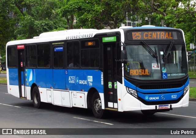 Viação Nossa Senhora das Graças A71551 na cidade de Rio de Janeiro, Rio de Janeiro, Brasil, por Luiz Petriz. Número da foto: #12888978.