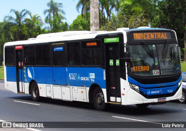 Viação Nossa Senhora das Graças A71527 na cidade de Rio de Janeiro, Rio de Janeiro, Brasil, por Luiz Petriz. Número da foto: #12888966.