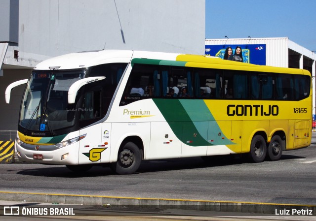 Empresa Gontijo de Transportes 18165 na cidade de Rio de Janeiro, Rio de Janeiro, Brasil, por Luiz Petriz. Número da foto: #12888753.
